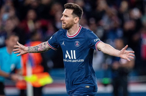 Messi 300 milyonu keçdi