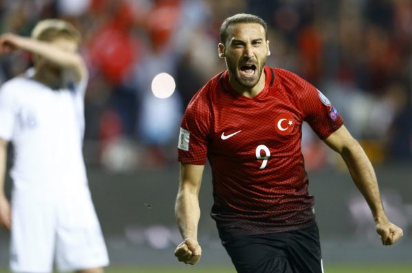 Cenk Tosun sıradan çıxdı